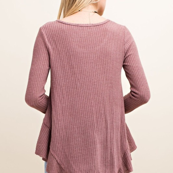 ❗️NOW AVAILABLE❗️Ruffled Thermal Top - Picture 3 of 3